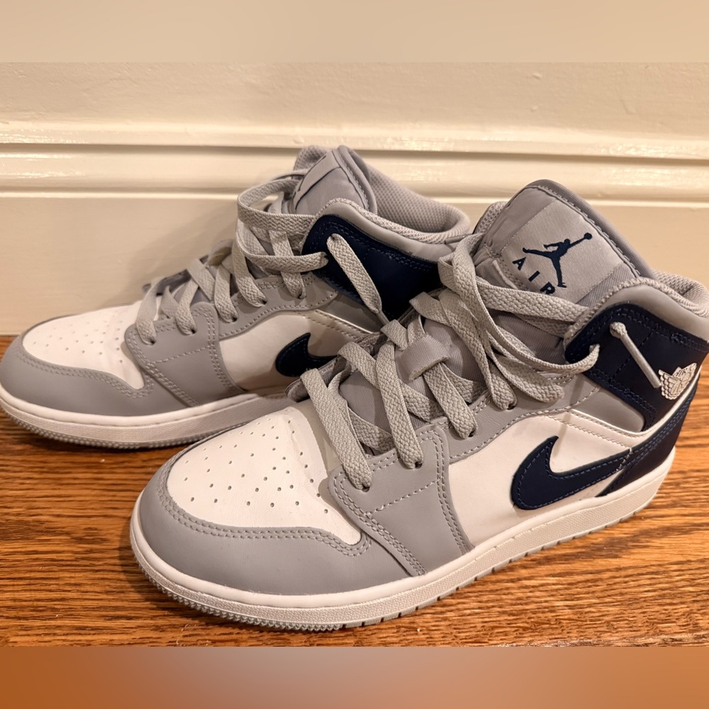 Nike Air Jordan 1 Mid GS White Blue gray Sneakers Size 7Y